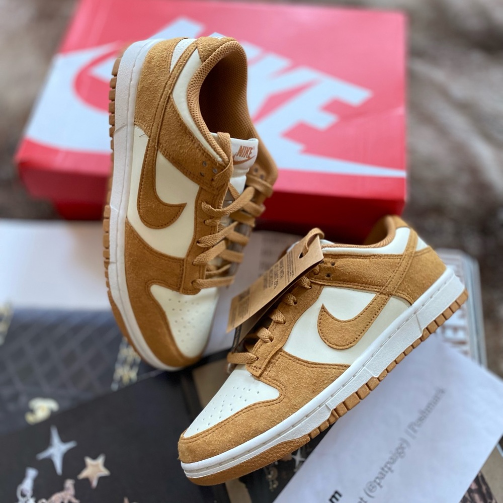 Nike Dunk Low Sneakers - Picture 11 of 16